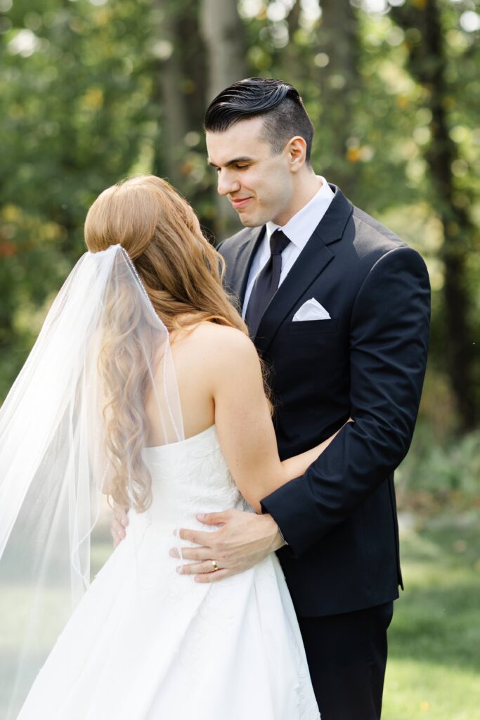 Wedding first look, Grand Rapids weddings, West Michigan weddings, West Michigan wedding planner, Grand Rapids wedding planner, Pineapple Punch Events, Bissell Tree House weddings